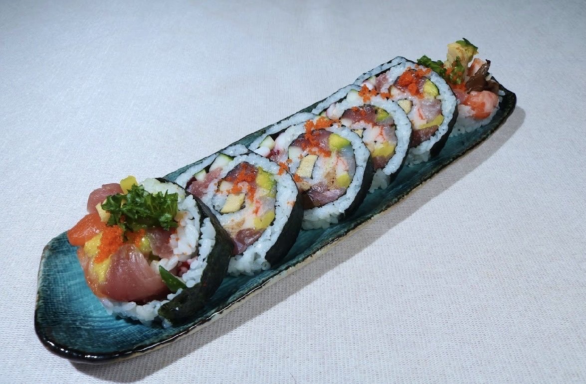 Sushi cuộn thập cẩm đặc biệt/THE SUSHI BAR ROLL/ 寿司バーロール