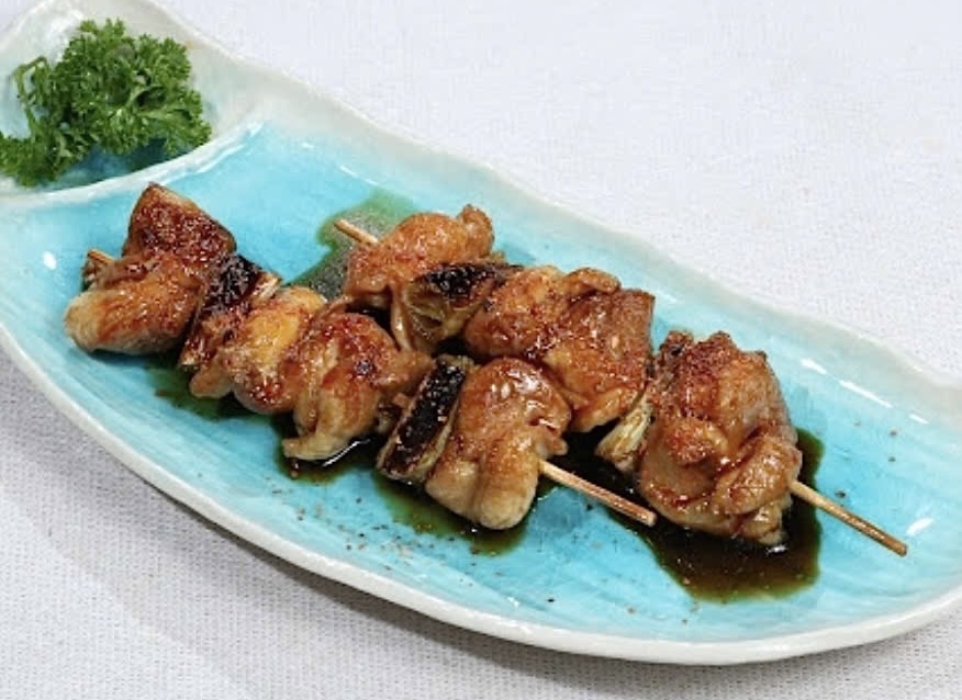 Thịt gà nướng tẩm sốt Teriyaki/GRILLED CHICKEN SKEWER WITH TERIYAKI SAUCE/ 焼き鳥