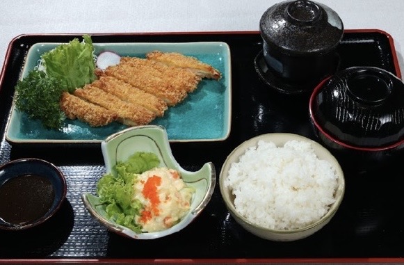 Cơm phần thịt heo chiên giòn/PORK CUTLET SET/とんかつ定食