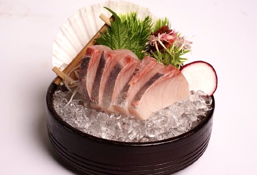 CÁ KAM NHẬT/KANPACHI SASHIMI/カンパチ刺身